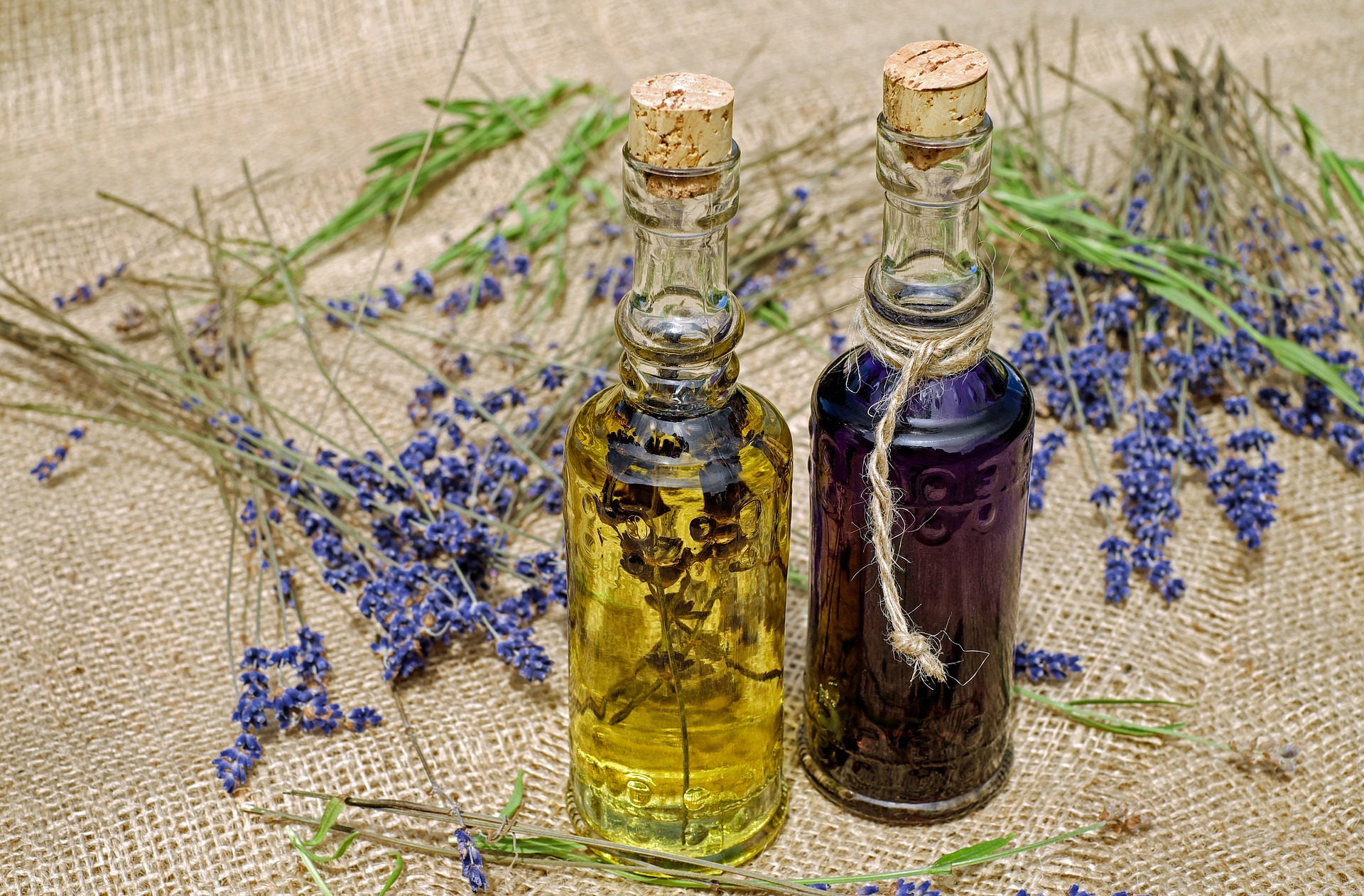 The Benefits of Using Essential Oils for Sleep: A Guide to the Best Scents and How to Use Them - ExhaustedAdult.com